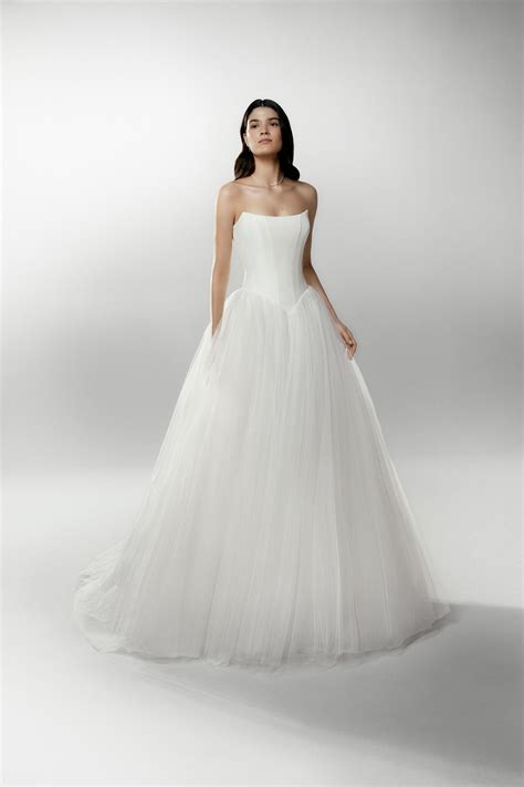 Abito sposa atelierChi non si informa adeguatamente in anticipo corre il rischio di ricevere abito sposa atelier che non hanno la funzione desiderata o sono realizzati con materiali di qualità inferiore. Se volete un prodotto che soddisfi al meglio le vostre aspettative, dovreste provare un abito sposa atelier.
  <p>Per i prodotti si possono trovare test online e confronti tra i prodotti.  I confronti tra i prodotti possono aiutare a confrontare le diverse funzioni o proprietà dei diversi prodotti. Di seguito, spieghiamo perché la ricerca è importante e di cosa si dovrebbe essere consapevoli quando si acquista un articolo.
</p>

<h2>Acquisto di Abito sposa atelier - criteri importanti</h2>

<p>Una lista di controllo può aiutarti a evitare di dover cercare informazioni sui prodotti su decine di siti web. Di seguito è riportato un esempio di una lista di controllo che può aiutarvi a trovare il prodotto giusto. Importanti criteri di acquisto includono, ad esempio:
</p><ul>
<li>Opinioni dei clienti</li>
<li>Confronti dei prezzi</li>
<li>Dettagli del prodotto</li>
<li>Termini e condizioni di consegna</li>
<li>Domande dei clienti e risposte dei marchi</li>
</ul>
<h2>Qual è l