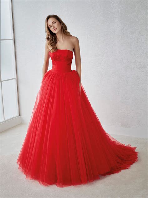Abito sposa rossoChi non si informa adeguatamente in anticipo corre il rischio di ricevere abito sposa rosso che non hanno la funzione desiderata o sono realizzati con materiali di qualità inferiore. Se volete un prodotto che soddisfi al meglio le vostre aspettative, dovreste provare un abito sposa rosso.
  <p>Per i prodotti si possono trovare test online e confronti tra i prodotti.  I confronti tra i prodotti possono aiutare a confrontare le diverse funzioni o proprietà dei diversi prodotti. Di seguito, spieghiamo perché la ricerca è importante e di cosa si dovrebbe essere consapevoli quando si acquista un articolo.
</p>

<h2>Acquisto di Abito sposa rosso - criteri importanti</h2>

<p>Una lista di controllo può aiutarti a evitare di dover cercare informazioni sui prodotti su decine di siti web. Di seguito è riportato un esempio di una lista di controllo che può aiutarvi a trovare il prodotto giusto. Importanti criteri di acquisto includono, ad esempio:
</p><ul>
<li>Opinioni dei clienti</li>
<li>Confronti dei prezzi</li>
<li>Dettagli del prodotto</li>
<li>Termini e condizioni di consegna</li>
<li>Domande dei clienti e risposte dei marchi</li>
</ul>
<h2>Qual è l