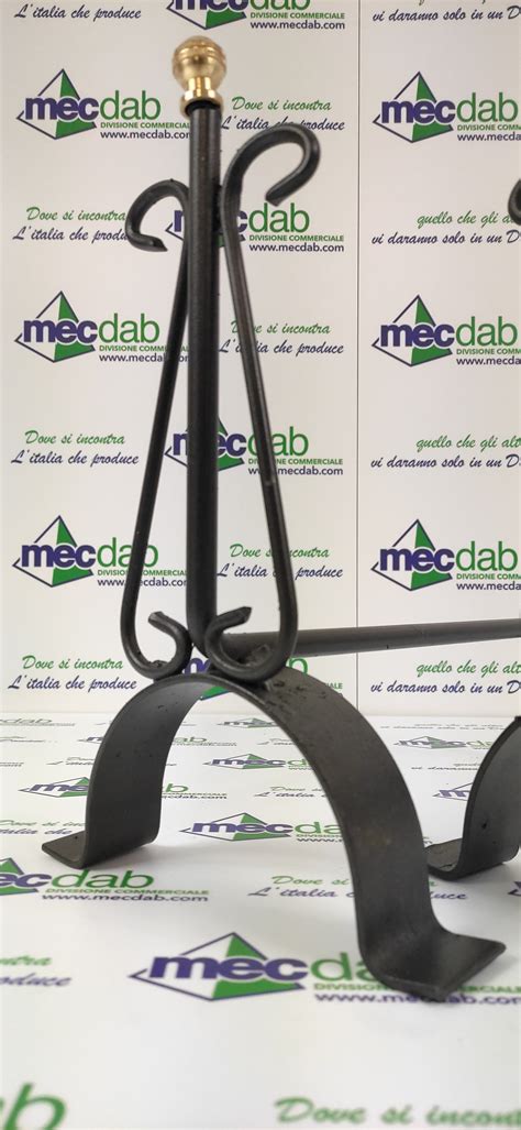 Alari ferro battutoChi non si informa adeguatamente in anticipo corre il rischio di ricevere alari ferro battuto che non hanno la funzione desiderata o sono realizzati con materiali di qualità inferiore. Se volete un prodotto che soddisfi al meglio le vostre aspettative, dovreste provare un alari ferro battuto.
  <p>Per i prodotti si possono trovare test online e confronti tra i prodotti.  I confronti tra i prodotti possono aiutare a confrontare le diverse funzioni o proprietà dei diversi prodotti. Di seguito, spieghiamo perché la ricerca è importante e di cosa si dovrebbe essere consapevoli quando si acquista un articolo.
</p>

<h2>Acquisto di Alari ferro battuto - criteri importanti</h2>

<p>Una lista di controllo può aiutarti a evitare di dover cercare informazioni sui prodotti su decine di siti web. Di seguito è riportato un esempio di una lista di controllo che può aiutarvi a trovare il prodotto giusto. Importanti criteri di acquisto includono, ad esempio:
</p><ul>
<li>Opinioni dei clienti</li>
<li>Confronti dei prezzi</li>
<li>Dettagli del prodotto</li>
<li>Termini e condizioni di consegna</li>
<li>Domande dei clienti e risposte dei marchi</li>
</ul>
<h2>Qual è l