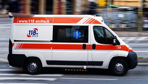 Ambulanza 118Chi non si informa adeguatamente in anticipo corre il rischio di ricevere ambulanza 118 che non hanno la funzione desiderata o sono realizzati con materiali di qualità inferiore. Se volete un prodotto che soddisfi al meglio le vostre aspettative, dovreste provare un ambulanza 118.
  <p>Per i prodotti si possono trovare test online e confronti tra i prodotti.  I confronti tra i prodotti possono aiutare a confrontare le diverse funzioni o proprietà dei diversi prodotti. Di seguito, spieghiamo perché la ricerca è importante e di cosa si dovrebbe essere consapevoli quando si acquista un articolo.
</p>

<h2>Acquisto di Ambulanza 118 - criteri importanti</h2>

<p>Una lista di controllo può aiutarti a evitare di dover cercare informazioni sui prodotti su decine di siti web. Di seguito è riportato un esempio di una lista di controllo che può aiutarvi a trovare il prodotto giusto. Importanti criteri di acquisto includono, ad esempio:
</p><ul>
<li>Opinioni dei clienti</li>
<li>Confronti dei prezzi</li>
<li>Dettagli del prodotto</li>
<li>Termini e condizioni di consegna</li>
<li>Domande dei clienti e risposte dei marchi</li>
</ul>
<h2>Qual è l