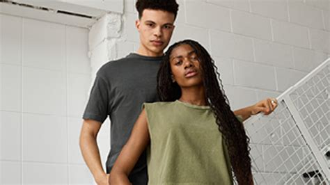 American apparelChi non si informa adeguatamente in anticipo corre il rischio di ricevere american apparel che non hanno la funzione desiderata o sono realizzati con materiali di qualità inferiore. Se volete un prodotto che soddisfi al meglio le vostre aspettative, dovreste provare un american apparel.
  <p>Per i prodotti si possono trovare test online e confronti tra i prodotti.  I confronti tra i prodotti possono aiutare a confrontare le diverse funzioni o proprietà dei diversi prodotti. Di seguito, spieghiamo perché la ricerca è importante e di cosa si dovrebbe essere consapevoli quando si acquista un articolo.
</p>

<h2>Acquisto di American apparel - criteri importanti</h2>

<p>Una lista di controllo può aiutarti a evitare di dover cercare informazioni sui prodotti su decine di siti web. Di seguito è riportato un esempio di una lista di controllo che può aiutarvi a trovare il prodotto giusto. Importanti criteri di acquisto includono, ad esempio:
</p><ul>
<li>Opinioni dei clienti</li>
<li>Confronti dei prezzi</li>
<li>Dettagli del prodotto</li>
<li>Termini e condizioni di consegna</li>
<li>Domande dei clienti e risposte dei marchi</li>
</ul>
<h2>Qual è l