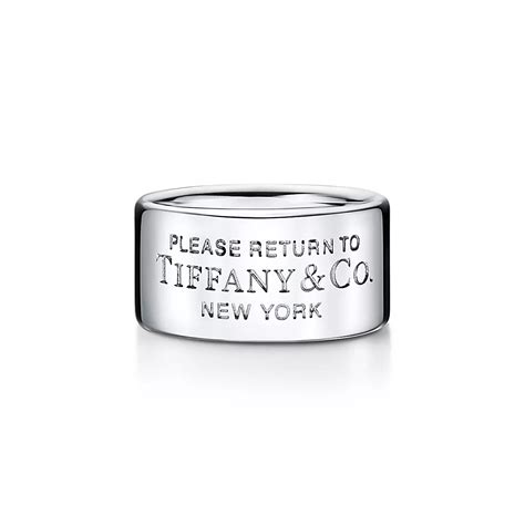 Anello tiffany argentoChi non si informa adeguatamente in anticipo corre il rischio di ricevere anello tiffany argento che non hanno la funzione desiderata o sono realizzati con materiali di qualità inferiore. Se volete un prodotto che soddisfi al meglio le vostre aspettative, dovreste provare un anello tiffany argento.
  <p>Per i prodotti si possono trovare test online e confronti tra i prodotti.  I confronti tra i prodotti possono aiutare a confrontare le diverse funzioni o proprietà dei diversi prodotti. Di seguito, spieghiamo perché la ricerca è importante e di cosa si dovrebbe essere consapevoli quando si acquista un articolo.
</p>

<h2>Acquisto di Anello tiffany argento - criteri importanti</h2>

<p>Una lista di controllo può aiutarti a evitare di dover cercare informazioni sui prodotti su decine di siti web. Di seguito è riportato un esempio di una lista di controllo che può aiutarvi a trovare il prodotto giusto. Importanti criteri di acquisto includono, ad esempio:
</p><ul>
<li>Opinioni dei clienti</li>
<li>Confronti dei prezzi</li>
<li>Dettagli del prodotto</li>
<li>Termini e condizioni di consegna</li>
<li>Domande dei clienti e risposte dei marchi</li>
</ul>
<h2>Qual è l