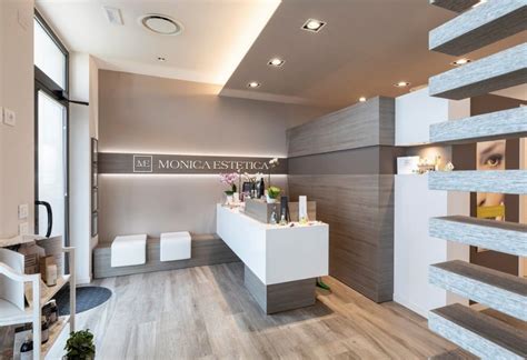 Arredamento centro esteticoChi non si informa adeguatamente in anticipo corre il rischio di ricevere arredamento centro estetico che non hanno la funzione desiderata o sono realizzati con materiali di qualità inferiore. Se volete un prodotto che soddisfi al meglio le vostre aspettative, dovreste provare un arredamento centro estetico.
  <p>Per i prodotti si possono trovare test online e confronti tra i prodotti.  I confronti tra i prodotti possono aiutare a confrontare le diverse funzioni o proprietà dei diversi prodotti. Di seguito, spieghiamo perché la ricerca è importante e di cosa si dovrebbe essere consapevoli quando si acquista un articolo.
</p>

<h2>Acquisto di Arredamento centro estetico - criteri importanti</h2>

<p>Una lista di controllo può aiutarti a evitare di dover cercare informazioni sui prodotti su decine di siti web. Di seguito è riportato un esempio di una lista di controllo che può aiutarvi a trovare il prodotto giusto. Importanti criteri di acquisto includono, ad esempio:
</p><ul>
<li>Opinioni dei clienti</li>
<li>Confronti dei prezzi</li>
<li>Dettagli del prodotto</li>
<li>Termini e condizioni di consegna</li>
<li>Domande dei clienti e risposte dei marchi</li>
</ul>
<h2>Qual è l