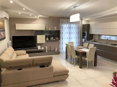 Arredamento completo comeChi non si informa adeguatamente in anticipo corre il rischio di ricevere arredamento completo come che non hanno la funzione desiderata o sono realizzati con materiali di qualità inferiore. Se volete un prodotto che soddisfi al meglio le vostre aspettative, dovreste provare un arredamento completo come.
  <p>Per i prodotti si possono trovare test online e confronti tra i prodotti.  I confronti tra i prodotti possono aiutare a confrontare le diverse funzioni o proprietà dei diversi prodotti. Di seguito, spieghiamo perché la ricerca è importante e di cosa si dovrebbe essere consapevoli quando si acquista un articolo.
</p>

<h2>Acquisto di Arredamento completo come - criteri importanti</h2>

<p>Una lista di controllo può aiutarti a evitare di dover cercare informazioni sui prodotti su decine di siti web. Di seguito è riportato un esempio di una lista di controllo che può aiutarvi a trovare il prodotto giusto. Importanti criteri di acquisto includono, ad esempio:
</p><ul>
<li>Opinioni dei clienti</li>
<li>Confronti dei prezzi</li>
<li>Dettagli del prodotto</li>
<li>Termini e condizioni di consegna</li>
<li>Domande dei clienti e risposte dei marchi</li>
</ul>
<h2>Qual è l