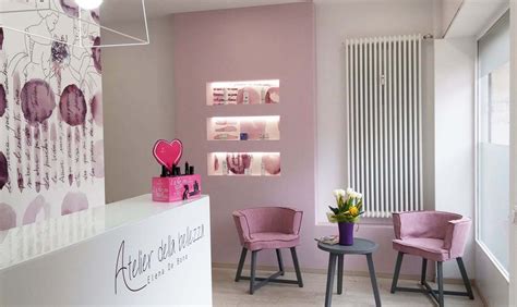 Arredo esteticaChi non si informa adeguatamente in anticipo corre il rischio di ricevere arredo estetica che non hanno la funzione desiderata o sono realizzati con materiali di qualità inferiore. Se volete un prodotto che soddisfi al meglio le vostre aspettative, dovreste provare un arredo estetica.
  <p>Per i prodotti si possono trovare test online e confronti tra i prodotti.  I confronti tra i prodotti possono aiutare a confrontare le diverse funzioni o proprietà dei diversi prodotti. Di seguito, spieghiamo perché la ricerca è importante e di cosa si dovrebbe essere consapevoli quando si acquista un articolo.
</p>

<h2>Acquisto di Arredo estetica - criteri importanti</h2>

<p>Una lista di controllo può aiutarti a evitare di dover cercare informazioni sui prodotti su decine di siti web. Di seguito è riportato un esempio di una lista di controllo che può aiutarvi a trovare il prodotto giusto. Importanti criteri di acquisto includono, ad esempio:
</p><ul>
<li>Opinioni dei clienti</li>
<li>Confronti dei prezzi</li>
<li>Dettagli del prodotto</li>
<li>Termini e condizioni di consegna</li>
<li>Domande dei clienti e risposte dei marchi</li>
</ul>
<h2>Qual è l
