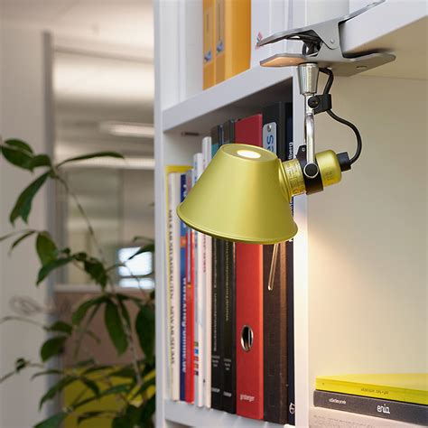 Artemide tolomeo pinzaChi non si informa adeguatamente in anticipo corre il rischio di ricevere artemide tolomeo pinza che non hanno la funzione desiderata o sono realizzati con materiali di qualità inferiore. Se volete un prodotto che soddisfi al meglio le vostre aspettative, dovreste provare un artemide tolomeo pinza.
  <p>Per i prodotti si possono trovare test online e confronti tra i prodotti.  I confronti tra i prodotti possono aiutare a confrontare le diverse funzioni o proprietà dei diversi prodotti. Di seguito, spieghiamo perché la ricerca è importante e di cosa si dovrebbe essere consapevoli quando si acquista un articolo.
</p>

<h2>Acquisto di Artemide tolomeo pinza - criteri importanti</h2>

<p>Una lista di controllo può aiutarti a evitare di dover cercare informazioni sui prodotti su decine di siti web. Di seguito è riportato un esempio di una lista di controllo che può aiutarvi a trovare il prodotto giusto. Importanti criteri di acquisto includono, ad esempio:
</p><ul>
<li>Opinioni dei clienti</li>
<li>Confronti dei prezzi</li>
<li>Dettagli del prodotto</li>
<li>Termini e condizioni di consegna</li>
<li>Domande dei clienti e risposte dei marchi</li>
</ul>
<h2>Qual è l