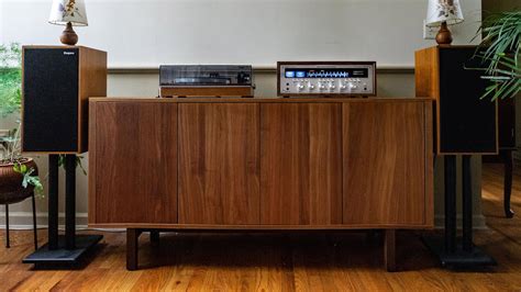 Audio vintageChi non si informa adeguatamente in anticipo corre il rischio di ricevere audio vintage che non hanno la funzione desiderata o sono realizzati con materiali di qualità inferiore. Se volete un prodotto che soddisfi al meglio le vostre aspettative, dovreste provare un audio vintage.
  <p>Per i prodotti si possono trovare test online e confronti tra i prodotti.  I confronti tra i prodotti possono aiutare a confrontare le diverse funzioni o proprietà dei diversi prodotti. Di seguito, spieghiamo perché la ricerca è importante e di cosa si dovrebbe essere consapevoli quando si acquista un articolo.
</p>

<h2>Acquisto di Audio vintage - criteri importanti</h2>

<p>Una lista di controllo può aiutarti a evitare di dover cercare informazioni sui prodotti su decine di siti web. Di seguito è riportato un esempio di una lista di controllo che può aiutarvi a trovare il prodotto giusto. Importanti criteri di acquisto includono, ad esempio:
</p><ul>
<li>Opinioni dei clienti</li>
<li>Confronti dei prezzi</li>
<li>Dettagli del prodotto</li>
<li>Termini e condizioni di consegna</li>
<li>Domande dei clienti e risposte dei marchi</li>
</ul>
<h2>Qual è l