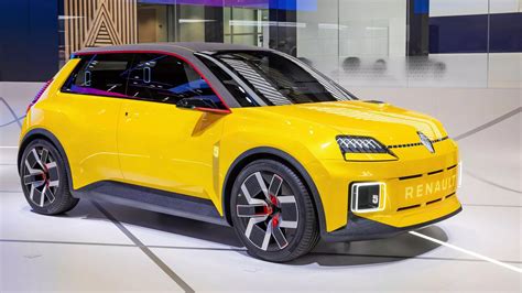 AutoChi non si informa adeguatamente in anticipo corre il rischio di ricevere auto che non hanno la funzione desiderata o sono realizzati con materiali di qualità inferiore. Se volete un prodotto che soddisfi al meglio le vostre aspettative, dovreste provare un auto.
  <p>Per i prodotti si possono trovare test online e confronti tra i prodotti.  I confronti tra i prodotti possono aiutare a confrontare le diverse funzioni o proprietà dei diversi prodotti. Di seguito, spieghiamo perché la ricerca è importante e di cosa si dovrebbe essere consapevoli quando si acquista un articolo.
</p>

<h2>Acquisto di Auto - criteri importanti</h2>

<p>Una lista di controllo può aiutarti a evitare di dover cercare informazioni sui prodotti su decine di siti web. Di seguito è riportato un esempio di una lista di controllo che può aiutarvi a trovare il prodotto giusto. Importanti criteri di acquisto includono, ad esempio:
</p><ul>
<li>Opinioni dei clienti</li>
<li>Confronti dei prezzi</li>
<li>Dettagli del prodotto</li>
<li>Termini e condizioni di consegna</li>
<li>Domande dei clienti e risposte dei marchi</li>
</ul>
<h2>Qual è l
