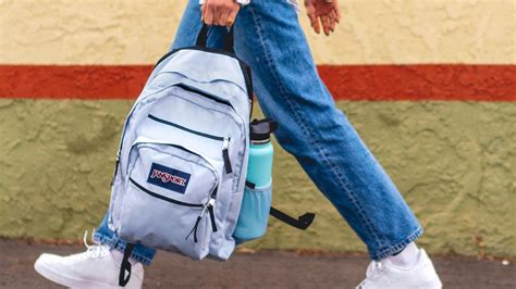 BackpackChi non si informa adeguatamente in anticipo corre il rischio di ricevere backpack che non hanno la funzione desiderata o sono realizzati con materiali di qualità inferiore. Se volete un prodotto che soddisfi al meglio le vostre aspettative, dovreste provare un backpack.
  <p>Per i prodotti si possono trovare test online e confronti tra i prodotti.  I confronti tra i prodotti possono aiutare a confrontare le diverse funzioni o proprietà dei diversi prodotti. Di seguito, spieghiamo perché la ricerca è importante e di cosa si dovrebbe essere consapevoli quando si acquista un articolo.
</p>

<h2>Acquisto di Backpack - criteri importanti</h2>

<p>Una lista di controllo può aiutarti a evitare di dover cercare informazioni sui prodotti su decine di siti web. Di seguito è riportato un esempio di una lista di controllo che può aiutarvi a trovare il prodotto giusto. Importanti criteri di acquisto includono, ad esempio:
</p><ul>
<li>Opinioni dei clienti</li>
<li>Confronti dei prezzi</li>
<li>Dettagli del prodotto</li>
<li>Termini e condizioni di consegna</li>
<li>Domande dei clienti e risposte dei marchi</li>
</ul>
<h2>Qual è l