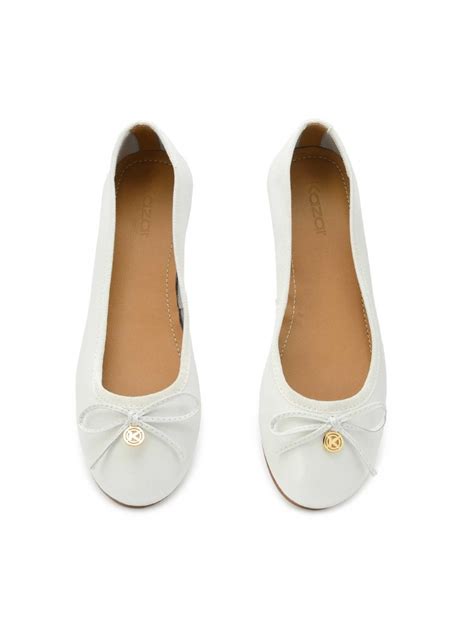 Ballerine biancheChi non si informa adeguatamente in anticipo corre il rischio di ricevere ballerine bianche che non hanno la funzione desiderata o sono realizzati con materiali di qualità inferiore. Se volete un prodotto che soddisfi al meglio le vostre aspettative, dovreste provare un ballerine bianche.
  <p>Per i prodotti si possono trovare test online e confronti tra i prodotti.  I confronti tra i prodotti possono aiutare a confrontare le diverse funzioni o proprietà dei diversi prodotti. Di seguito, spieghiamo perché la ricerca è importante e di cosa si dovrebbe essere consapevoli quando si acquista un articolo.
</p>

<h2>Acquisto di Ballerine bianche - criteri importanti</h2>

<p>Una lista di controllo può aiutarti a evitare di dover cercare informazioni sui prodotti su decine di siti web. Di seguito è riportato un esempio di una lista di controllo che può aiutarvi a trovare il prodotto giusto. Importanti criteri di acquisto includono, ad esempio:
</p><ul>
<li>Opinioni dei clienti</li>
<li>Confronti dei prezzi</li>
<li>Dettagli del prodotto</li>
<li>Termini e condizioni di consegna</li>
<li>Domande dei clienti e risposte dei marchi</li>
</ul>
<h2>Qual è l