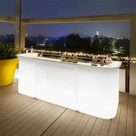 Bancone luminosoChi non si informa adeguatamente in anticipo corre il rischio di ricevere bancone luminoso che non hanno la funzione desiderata o sono realizzati con materiali di qualità inferiore. Se volete un prodotto che soddisfi al meglio le vostre aspettative, dovreste provare un bancone luminoso.
  <p>Per i prodotti si possono trovare test online e confronti tra i prodotti.  I confronti tra i prodotti possono aiutare a confrontare le diverse funzioni o proprietà dei diversi prodotti. Di seguito, spieghiamo perché la ricerca è importante e di cosa si dovrebbe essere consapevoli quando si acquista un articolo.
</p>

<h2>Acquisto di Bancone luminoso - criteri importanti</h2>

<p>Una lista di controllo può aiutarti a evitare di dover cercare informazioni sui prodotti su decine di siti web. Di seguito è riportato un esempio di una lista di controllo che può aiutarvi a trovare il prodotto giusto. Importanti criteri di acquisto includono, ad esempio:
</p><ul>
<li>Opinioni dei clienti</li>
<li>Confronti dei prezzi</li>
<li>Dettagli del prodotto</li>
<li>Termini e condizioni di consegna</li>
<li>Domande dei clienti e risposte dei marchi</li>
</ul>
<h2>Qual è l