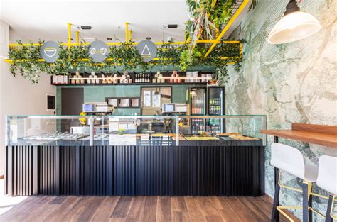 Bancone pizzeriaChi non si informa adeguatamente in anticipo corre il rischio di ricevere bancone pizzeria che non hanno la funzione desiderata o sono realizzati con materiali di qualità inferiore. Se volete un prodotto che soddisfi al meglio le vostre aspettative, dovreste provare un bancone pizzeria.
  <p>Per i prodotti si possono trovare test online e confronti tra i prodotti.  I confronti tra i prodotti possono aiutare a confrontare le diverse funzioni o proprietà dei diversi prodotti. Di seguito, spieghiamo perché la ricerca è importante e di cosa si dovrebbe essere consapevoli quando si acquista un articolo.
</p>

<h2>Acquisto di Bancone pizzeria - criteri importanti</h2>

<p>Una lista di controllo può aiutarti a evitare di dover cercare informazioni sui prodotti su decine di siti web. Di seguito è riportato un esempio di una lista di controllo che può aiutarvi a trovare il prodotto giusto. Importanti criteri di acquisto includono, ad esempio:
</p><ul>
<li>Opinioni dei clienti</li>
<li>Confronti dei prezzi</li>
<li>Dettagli del prodotto</li>
<li>Termini e condizioni di consegna</li>
<li>Domande dei clienti e risposte dei marchi</li>
</ul>
<h2>Qual è l