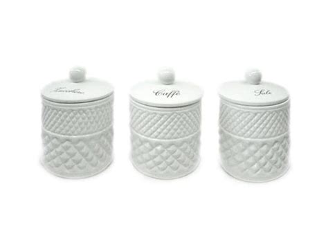 Barattoli ceramicaChi non si informa adeguatamente in anticipo corre il rischio di ricevere barattoli ceramica che non hanno la funzione desiderata o sono realizzati con materiali di qualità inferiore. Se volete un prodotto che soddisfi al meglio le vostre aspettative, dovreste provare un barattoli ceramica.
  <p>Per i prodotti si possono trovare test online e confronti tra i prodotti.  I confronti tra i prodotti possono aiutare a confrontare le diverse funzioni o proprietà dei diversi prodotti. Di seguito, spieghiamo perché la ricerca è importante e di cosa si dovrebbe essere consapevoli quando si acquista un articolo.
</p>

<h2>Acquisto di Barattoli ceramica - criteri importanti</h2>

<p>Una lista di controllo può aiutarti a evitare di dover cercare informazioni sui prodotti su decine di siti web. Di seguito è riportato un esempio di una lista di controllo che può aiutarvi a trovare il prodotto giusto. Importanti criteri di acquisto includono, ad esempio:
</p><ul>
<li>Opinioni dei clienti</li>
<li>Confronti dei prezzi</li>
<li>Dettagli del prodotto</li>
<li>Termini e condizioni di consegna</li>
<li>Domande dei clienti e risposte dei marchi</li>
</ul>
<h2>Qual è l