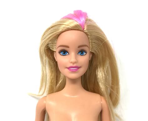Barbie nudeChi non si informa adeguatamente in anticipo corre il rischio di ricevere barbie nude che non hanno la funzione desiderata o sono realizzati con materiali di qualità inferiore. Se volete un prodotto che soddisfi al meglio le vostre aspettative, dovreste provare un barbie nude.
  <p>Per i prodotti si possono trovare test online e confronti tra i prodotti.  I confronti tra i prodotti possono aiutare a confrontare le diverse funzioni o proprietà dei diversi prodotti. Di seguito, spieghiamo perché la ricerca è importante e di cosa si dovrebbe essere consapevoli quando si acquista un articolo.
</p>

<h2>Acquisto di Barbie nude - criteri importanti</h2>

<p>Una lista di controllo può aiutarti a evitare di dover cercare informazioni sui prodotti su decine di siti web. Di seguito è riportato un esempio di una lista di controllo che può aiutarvi a trovare il prodotto giusto. Importanti criteri di acquisto includono, ad esempio:
</p><ul>
<li>Opinioni dei clienti</li>
<li>Confronti dei prezzi</li>
<li>Dettagli del prodotto</li>
<li>Termini e condizioni di consegna</li>
<li>Domande dei clienti e risposte dei marchi</li>
</ul>
<h2>Qual è l
