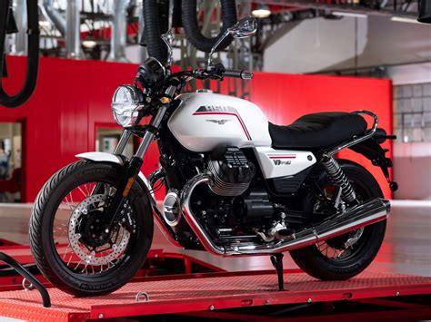 Bauli moto guzziChi non si informa adeguatamente in anticipo corre il rischio di ricevere bauli moto guzzi che non hanno la funzione desiderata o sono realizzati con materiali di qualità inferiore. Se volete un prodotto che soddisfi al meglio le vostre aspettative, dovreste provare un bauli moto guzzi.
  <p>Per i prodotti si possono trovare test online e confronti tra i prodotti.  I confronti tra i prodotti possono aiutare a confrontare le diverse funzioni o proprietà dei diversi prodotti. Di seguito, spieghiamo perché la ricerca è importante e di cosa si dovrebbe essere consapevoli quando si acquista un articolo.
</p>

<h2>Acquisto di Bauli moto guzzi - criteri importanti</h2>

<p>Una lista di controllo può aiutarti a evitare di dover cercare informazioni sui prodotti su decine di siti web. Di seguito è riportato un esempio di una lista di controllo che può aiutarvi a trovare il prodotto giusto. Importanti criteri di acquisto includono, ad esempio:
</p><ul>
<li>Opinioni dei clienti</li>
<li>Confronti dei prezzi</li>
<li>Dettagli del prodotto</li>
<li>Termini e condizioni di consegna</li>
<li>Domande dei clienti e risposte dei marchi</li>
</ul>
<h2>Qual è l