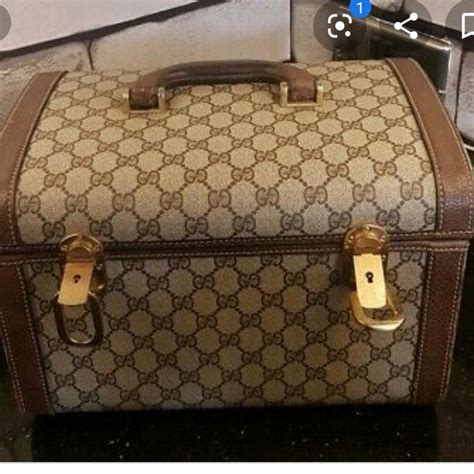 Beauty case originaleChi non si informa adeguatamente in anticipo corre il rischio di ricevere beauty case originale che non hanno la funzione desiderata o sono realizzati con materiali di qualità inferiore. Se volete un prodotto che soddisfi al meglio le vostre aspettative, dovreste provare un beauty case originale.
  <p>Per i prodotti si possono trovare test online e confronti tra i prodotti.  I confronti tra i prodotti possono aiutare a confrontare le diverse funzioni o proprietà dei diversi prodotti. Di seguito, spieghiamo perché la ricerca è importante e di cosa si dovrebbe essere consapevoli quando si acquista un articolo.
</p>

<h2>Acquisto di Beauty case originale - criteri importanti</h2>

<p>Una lista di controllo può aiutarti a evitare di dover cercare informazioni sui prodotti su decine di siti web. Di seguito è riportato un esempio di una lista di controllo che può aiutarvi a trovare il prodotto giusto. Importanti criteri di acquisto includono, ad esempio:
</p><ul>
<li>Opinioni dei clienti</li>
<li>Confronti dei prezzi</li>
<li>Dettagli del prodotto</li>
<li>Termini e condizioni di consegna</li>
<li>Domande dei clienti e risposte dei marchi</li>
</ul>
<h2>Qual è l