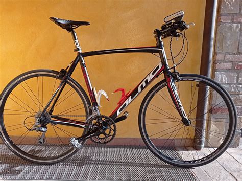 Bici corsa ibridaChi non si informa adeguatamente in anticipo corre il rischio di ricevere bici corsa ibrida che non hanno la funzione desiderata o sono realizzati con materiali di qualità inferiore. Se volete un prodotto che soddisfi al meglio le vostre aspettative, dovreste provare un bici corsa ibrida.
  <p>Per i prodotti si possono trovare test online e confronti tra i prodotti.  I confronti tra i prodotti possono aiutare a confrontare le diverse funzioni o proprietà dei diversi prodotti. Di seguito, spieghiamo perché la ricerca è importante e di cosa si dovrebbe essere consapevoli quando si acquista un articolo.
</p>

<h2>Acquisto di Bici corsa ibrida - criteri importanti</h2>

<p>Una lista di controllo può aiutarti a evitare di dover cercare informazioni sui prodotti su decine di siti web. Di seguito è riportato un esempio di una lista di controllo che può aiutarvi a trovare il prodotto giusto. Importanti criteri di acquisto includono, ad esempio:
</p><ul>
<li>Opinioni dei clienti</li>
<li>Confronti dei prezzi</li>
<li>Dettagli del prodotto</li>
<li>Termini e condizioni di consegna</li>
<li>Domande dei clienti e risposte dei marchi</li>
</ul>
<h2>Qual è l