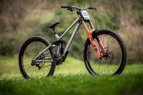 Bici dhChi non si informa adeguatamente in anticipo corre il rischio di ricevere bici dh che non hanno la funzione desiderata o sono realizzati con materiali di qualità inferiore. Se volete un prodotto che soddisfi al meglio le vostre aspettative, dovreste provare un bici dh.
  <p>Per i prodotti si possono trovare test online e confronti tra i prodotti.  I confronti tra i prodotti possono aiutare a confrontare le diverse funzioni o proprietà dei diversi prodotti. Di seguito, spieghiamo perché la ricerca è importante e di cosa si dovrebbe essere consapevoli quando si acquista un articolo.
</p>

<h2>Acquisto di Bici dh - criteri importanti</h2>

<p>Una lista di controllo può aiutarti a evitare di dover cercare informazioni sui prodotti su decine di siti web. Di seguito è riportato un esempio di una lista di controllo che può aiutarvi a trovare il prodotto giusto. Importanti criteri di acquisto includono, ad esempio:
</p><ul>
<li>Opinioni dei clienti</li>
<li>Confronti dei prezzi</li>
<li>Dettagli del prodotto</li>
<li>Termini e condizioni di consegna</li>
<li>Domande dei clienti e risposte dei marchi</li>
</ul>
<h2>Qual è l