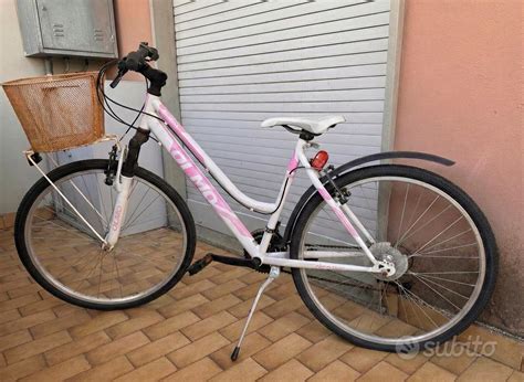 Bicicletta donna modelloChi non si informa adeguatamente in anticipo corre il rischio di ricevere bicicletta donna modello che non hanno la funzione desiderata o sono realizzati con materiali di qualità inferiore. Se volete un prodotto che soddisfi al meglio le vostre aspettative, dovreste provare un bicicletta donna modello.
  <p>Per i prodotti si possono trovare test online e confronti tra i prodotti.  I confronti tra i prodotti possono aiutare a confrontare le diverse funzioni o proprietà dei diversi prodotti. Di seguito, spieghiamo perché la ricerca è importante e di cosa si dovrebbe essere consapevoli quando si acquista un articolo.
</p>

<h2>Acquisto di Bicicletta donna modello - criteri importanti</h2>

<p>Una lista di controllo può aiutarti a evitare di dover cercare informazioni sui prodotti su decine di siti web. Di seguito è riportato un esempio di una lista di controllo che può aiutarvi a trovare il prodotto giusto. Importanti criteri di acquisto includono, ad esempio:
</p><ul>
<li>Opinioni dei clienti</li>
<li>Confronti dei prezzi</li>
<li>Dettagli del prodotto</li>
<li>Termini e condizioni di consegna</li>
<li>Domande dei clienti e risposte dei marchi</li>
</ul>
<h2>Qual è l