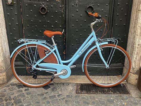 Bicicletta donnaChi non si informa adeguatamente in anticipo corre il rischio di ricevere bicicletta donna che non hanno la funzione desiderata o sono realizzati con materiali di qualità inferiore. Se volete un prodotto che soddisfi al meglio le vostre aspettative, dovreste provare un bicicletta donna.
  <p>Per i prodotti si possono trovare test online e confronti tra i prodotti.  I confronti tra i prodotti possono aiutare a confrontare le diverse funzioni o proprietà dei diversi prodotti. Di seguito, spieghiamo perché la ricerca è importante e di cosa si dovrebbe essere consapevoli quando si acquista un articolo.
</p>

<h2>Acquisto di Bicicletta donna - criteri importanti</h2>

<p>Una lista di controllo può aiutarti a evitare di dover cercare informazioni sui prodotti su decine di siti web. Di seguito è riportato un esempio di una lista di controllo che può aiutarvi a trovare il prodotto giusto. Importanti criteri di acquisto includono, ad esempio:
</p><ul>
<li>Opinioni dei clienti</li>
<li>Confronti dei prezzi</li>
<li>Dettagli del prodotto</li>
<li>Termini e condizioni di consegna</li>
<li>Domande dei clienti e risposte dei marchi</li>
</ul>
<h2>Qual è l