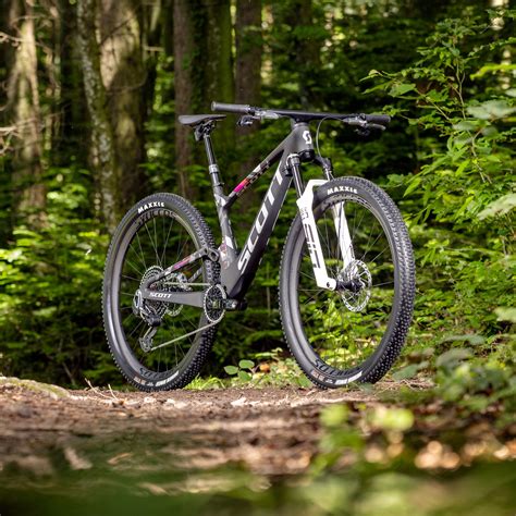 Bicicletta scottChi non si informa adeguatamente in anticipo corre il rischio di ricevere bicicletta scott che non hanno la funzione desiderata o sono realizzati con materiali di qualità inferiore. Se volete un prodotto che soddisfi al meglio le vostre aspettative, dovreste provare un bicicletta scott.
  <p>Per i prodotti si possono trovare test online e confronti tra i prodotti.  I confronti tra i prodotti possono aiutare a confrontare le diverse funzioni o proprietà dei diversi prodotti. Di seguito, spieghiamo perché la ricerca è importante e di cosa si dovrebbe essere consapevoli quando si acquista un articolo.
</p>

<h2>Acquisto di Bicicletta scott - criteri importanti</h2>

<p>Una lista di controllo può aiutarti a evitare di dover cercare informazioni sui prodotti su decine di siti web. Di seguito è riportato un esempio di una lista di controllo che può aiutarvi a trovare il prodotto giusto. Importanti criteri di acquisto includono, ad esempio:
</p><ul>
<li>Opinioni dei clienti</li>
<li>Confronti dei prezzi</li>
<li>Dettagli del prodotto</li>
<li>Termini e condizioni di consegna</li>
<li>Domande dei clienti e risposte dei marchi</li>
</ul>
<h2>Qual è l