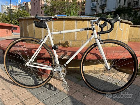 Bicicletta single speedChi non si informa adeguatamente in anticipo corre il rischio di ricevere bicicletta single speed che non hanno la funzione desiderata o sono realizzati con materiali di qualità inferiore. Se volete un prodotto che soddisfi al meglio le vostre aspettative, dovreste provare un bicicletta single speed.
  <p>Per i prodotti si possono trovare test online e confronti tra i prodotti.  I confronti tra i prodotti possono aiutare a confrontare le diverse funzioni o proprietà dei diversi prodotti. Di seguito, spieghiamo perché la ricerca è importante e di cosa si dovrebbe essere consapevoli quando si acquista un articolo.
</p>

<h2>Acquisto di Bicicletta single speed - criteri importanti</h2>

<p>Una lista di controllo può aiutarti a evitare di dover cercare informazioni sui prodotti su decine di siti web. Di seguito è riportato un esempio di una lista di controllo che può aiutarvi a trovare il prodotto giusto. Importanti criteri di acquisto includono, ad esempio:
</p><ul>
<li>Opinioni dei clienti</li>
<li>Confronti dei prezzi</li>
<li>Dettagli del prodotto</li>
<li>Termini e condizioni di consegna</li>
<li>Domande dei clienti e risposte dei marchi</li>
</ul>
<h2>Qual è l