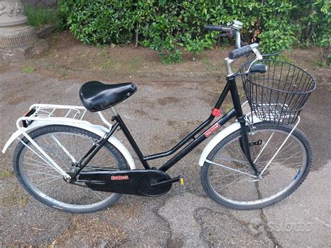 Bicicletta tipo olandaChi non si informa adeguatamente in anticipo corre il rischio di ricevere bicicletta tipo olanda che non hanno la funzione desiderata o sono realizzati con materiali di qualità inferiore. Se volete un prodotto che soddisfi al meglio le vostre aspettative, dovreste provare un bicicletta tipo olanda.
  <p>Per i prodotti si possono trovare test online e confronti tra i prodotti.  I confronti tra i prodotti possono aiutare a confrontare le diverse funzioni o proprietà dei diversi prodotti. Di seguito, spieghiamo perché la ricerca è importante e di cosa si dovrebbe essere consapevoli quando si acquista un articolo.
</p>

<h2>Acquisto di Bicicletta tipo olanda - criteri importanti</h2>

<p>Una lista di controllo può aiutarti a evitare di dover cercare informazioni sui prodotti su decine di siti web. Di seguito è riportato un esempio di una lista di controllo che può aiutarvi a trovare il prodotto giusto. Importanti criteri di acquisto includono, ad esempio:
</p><ul>
<li>Opinioni dei clienti</li>
<li>Confronti dei prezzi</li>
<li>Dettagli del prodotto</li>
<li>Termini e condizioni di consegna</li>
<li>Domande dei clienti e risposte dei marchi</li>
</ul>
<h2>Qual è l