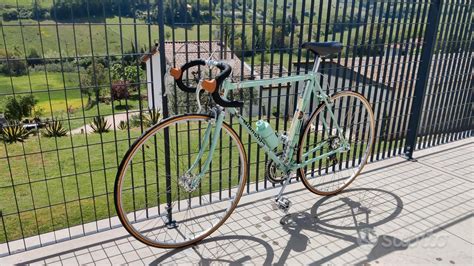 Biciclette epoca corsaChi non si informa adeguatamente in anticipo corre il rischio di ricevere biciclette epoca corsa che non hanno la funzione desiderata o sono realizzati con materiali di qualità inferiore. Se volete un prodotto che soddisfi al meglio le vostre aspettative, dovreste provare un biciclette epoca corsa.
  <p>Per i prodotti si possono trovare test online e confronti tra i prodotti.  I confronti tra i prodotti possono aiutare a confrontare le diverse funzioni o proprietà dei diversi prodotti. Di seguito, spieghiamo perché la ricerca è importante e di cosa si dovrebbe essere consapevoli quando si acquista un articolo.
</p>

<h2>Acquisto di Biciclette epoca corsa - criteri importanti</h2>

<p>Una lista di controllo può aiutarti a evitare di dover cercare informazioni sui prodotti su decine di siti web. Di seguito è riportato un esempio di una lista di controllo che può aiutarvi a trovare il prodotto giusto. Importanti criteri di acquisto includono, ad esempio:
</p><ul>
<li>Opinioni dei clienti</li>
<li>Confronti dei prezzi</li>
<li>Dettagli del prodotto</li>
<li>Termini e condizioni di consegna</li>
<li>Domande dei clienti e risposte dei marchi</li>
</ul>
<h2>Qual è l