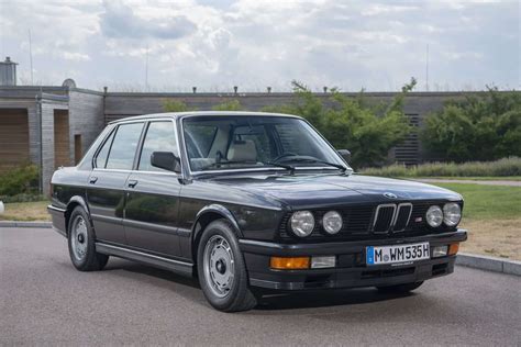 Bmw e28Chi non si informa adeguatamente in anticipo corre il rischio di ricevere bmw e28 che non hanno la funzione desiderata o sono realizzati con materiali di qualità inferiore. Se volete un prodotto che soddisfi al meglio le vostre aspettative, dovreste provare un bmw e28.
  <p>Per i prodotti si possono trovare test online e confronti tra i prodotti.  I confronti tra i prodotti possono aiutare a confrontare le diverse funzioni o proprietà dei diversi prodotti. Di seguito, spieghiamo perché la ricerca è importante e di cosa si dovrebbe essere consapevoli quando si acquista un articolo.
</p>

<h2>Acquisto di Bmw e28 - criteri importanti</h2>

<p>Una lista di controllo può aiutarti a evitare di dover cercare informazioni sui prodotti su decine di siti web. Di seguito è riportato un esempio di una lista di controllo che può aiutarvi a trovare il prodotto giusto. Importanti criteri di acquisto includono, ad esempio:
</p><ul>
<li>Opinioni dei clienti</li>
<li>Confronti dei prezzi</li>
<li>Dettagli del prodotto</li>
<li>Termini e condizioni di consegna</li>
<li>Domande dei clienti e risposte dei marchi</li>
</ul>
<h2>Qual è l