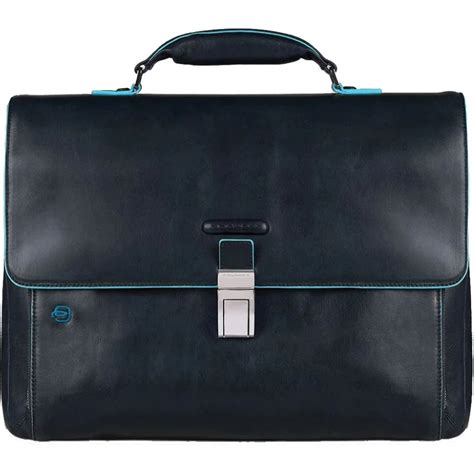 Borsa piquadroChi non si informa adeguatamente in anticipo corre il rischio di ricevere borsa piquadro che non hanno la funzione desiderata o sono realizzati con materiali di qualità inferiore. Se volete un prodotto che soddisfi al meglio le vostre aspettative, dovreste provare un borsa piquadro.
  <p>Per i prodotti si possono trovare test online e confronti tra i prodotti.  I confronti tra i prodotti possono aiutare a confrontare le diverse funzioni o proprietà dei diversi prodotti. Di seguito, spieghiamo perché la ricerca è importante e di cosa si dovrebbe essere consapevoli quando si acquista un articolo.
</p>

<h2>Acquisto di Borsa piquadro - criteri importanti</h2>

<p>Una lista di controllo può aiutarti a evitare di dover cercare informazioni sui prodotti su decine di siti web. Di seguito è riportato un esempio di una lista di controllo che può aiutarvi a trovare il prodotto giusto. Importanti criteri di acquisto includono, ad esempio:
</p><ul>
<li>Opinioni dei clienti</li>
<li>Confronti dei prezzi</li>
<li>Dettagli del prodotto</li>
<li>Termini e condizioni di consegna</li>
<li>Domande dei clienti e risposte dei marchi</li>
</ul>
<h2>Qual è l