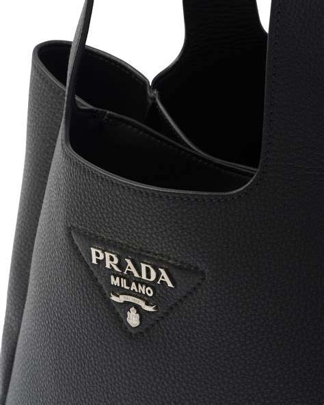 Borsa prada shoppingChi non si informa adeguatamente in anticipo corre il rischio di ricevere borsa prada shopping che non hanno la funzione desiderata o sono realizzati con materiali di qualità inferiore. Se volete un prodotto che soddisfi al meglio le vostre aspettative, dovreste provare un borsa prada shopping.
  <p>Per i prodotti si possono trovare test online e confronti tra i prodotti.  I confronti tra i prodotti possono aiutare a confrontare le diverse funzioni o proprietà dei diversi prodotti. Di seguito, spieghiamo perché la ricerca è importante e di cosa si dovrebbe essere consapevoli quando si acquista un articolo.
</p>

<h2>Acquisto di Borsa prada shopping - criteri importanti</h2>

<p>Una lista di controllo può aiutarti a evitare di dover cercare informazioni sui prodotti su decine di siti web. Di seguito è riportato un esempio di una lista di controllo che può aiutarvi a trovare il prodotto giusto. Importanti criteri di acquisto includono, ad esempio:
</p><ul>
<li>Opinioni dei clienti</li>
<li>Confronti dei prezzi</li>
<li>Dettagli del prodotto</li>
<li>Termini e condizioni di consegna</li>
<li>Domande dei clienti e risposte dei marchi</li>
</ul>
<h2>Qual è l