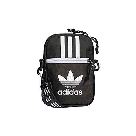 Borsello adidasChi non si informa adeguatamente in anticipo corre il rischio di ricevere borsello adidas che non hanno la funzione desiderata o sono realizzati con materiali di qualità inferiore. Se volete un prodotto che soddisfi al meglio le vostre aspettative, dovreste provare un borsello adidas.
  <p>Per i prodotti si possono trovare test online e confronti tra i prodotti.  I confronti tra i prodotti possono aiutare a confrontare le diverse funzioni o proprietà dei diversi prodotti. Di seguito, spieghiamo perché la ricerca è importante e di cosa si dovrebbe essere consapevoli quando si acquista un articolo.
</p>

<h2>Acquisto di Borsello adidas - criteri importanti</h2>

<p>Una lista di controllo può aiutarti a evitare di dover cercare informazioni sui prodotti su decine di siti web. Di seguito è riportato un esempio di una lista di controllo che può aiutarvi a trovare il prodotto giusto. Importanti criteri di acquisto includono, ad esempio:
</p><ul>
<li>Opinioni dei clienti</li>
<li>Confronti dei prezzi</li>
<li>Dettagli del prodotto</li>
<li>Termini e condizioni di consegna</li>
<li>Domande dei clienti e risposte dei marchi</li>
</ul>
<h2>Qual è l