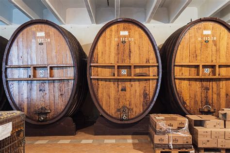 Botti vinoChi non si informa adeguatamente in anticipo corre il rischio di ricevere botti vino che non hanno la funzione desiderata o sono realizzati con materiali di qualità inferiore. Se volete un prodotto che soddisfi al meglio le vostre aspettative, dovreste provare un botti vino.
  <p>Per i prodotti si possono trovare test online e confronti tra i prodotti.  I confronti tra i prodotti possono aiutare a confrontare le diverse funzioni o proprietà dei diversi prodotti. Di seguito, spieghiamo perché la ricerca è importante e di cosa si dovrebbe essere consapevoli quando si acquista un articolo.
</p>

<h2>Acquisto di Botti vino - criteri importanti</h2>

<p>Una lista di controllo può aiutarti a evitare di dover cercare informazioni sui prodotti su decine di siti web. Di seguito è riportato un esempio di una lista di controllo che può aiutarvi a trovare il prodotto giusto. Importanti criteri di acquisto includono, ad esempio:
</p><ul>
<li>Opinioni dei clienti</li>
<li>Confronti dei prezzi</li>
<li>Dettagli del prodotto</li>
<li>Termini e condizioni di consegna</li>
<li>Domande dei clienti e risposte dei marchi</li>
</ul>
<h2>Qual è l