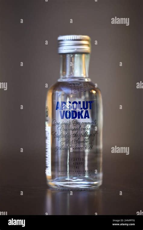 Bottiglia vintage vodkaChi non si informa adeguatamente in anticipo corre il rischio di ricevere bottiglia vintage vodka che non hanno la funzione desiderata o sono realizzati con materiali di qualità inferiore. Se volete un prodotto che soddisfi al meglio le vostre aspettative, dovreste provare un bottiglia vintage vodka.
  <p>Per i prodotti si possono trovare test online e confronti tra i prodotti.  I confronti tra i prodotti possono aiutare a confrontare le diverse funzioni o proprietà dei diversi prodotti. Di seguito, spieghiamo perché la ricerca è importante e di cosa si dovrebbe essere consapevoli quando si acquista un articolo.
</p>

<h2>Acquisto di Bottiglia vintage vodka - criteri importanti</h2>

<p>Una lista di controllo può aiutarti a evitare di dover cercare informazioni sui prodotti su decine di siti web. Di seguito è riportato un esempio di una lista di controllo che può aiutarvi a trovare il prodotto giusto. Importanti criteri di acquisto includono, ad esempio:
</p><ul>
<li>Opinioni dei clienti</li>
<li>Confronti dei prezzi</li>
<li>Dettagli del prodotto</li>
<li>Termini e condizioni di consegna</li>
<li>Domande dei clienti e risposte dei marchi</li>
</ul>
<h2>Qual è l