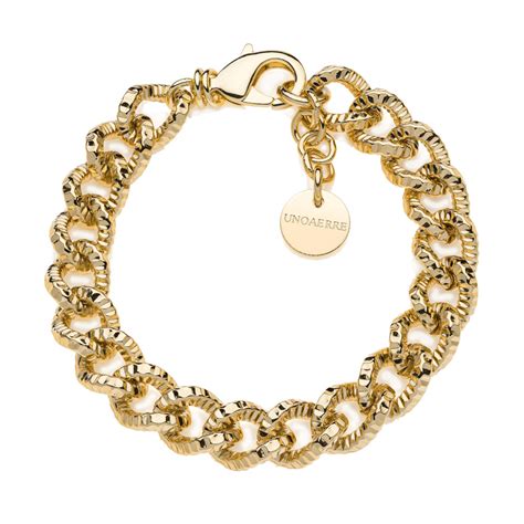 Bracciale collana dorataChi non si informa adeguatamente in anticipo corre il rischio di ricevere bracciale collana dorata che non hanno la funzione desiderata o sono realizzati con materiali di qualità inferiore. Se volete un prodotto che soddisfi al meglio le vostre aspettative, dovreste provare un bracciale collana dorata.
  <p>Per i prodotti si possono trovare test online e confronti tra i prodotti.  I confronti tra i prodotti possono aiutare a confrontare le diverse funzioni o proprietà dei diversi prodotti. Di seguito, spieghiamo perché la ricerca è importante e di cosa si dovrebbe essere consapevoli quando si acquista un articolo.
</p>

<h2>Acquisto di Bracciale collana dorata - criteri importanti</h2>

<p>Una lista di controllo può aiutarti a evitare di dover cercare informazioni sui prodotti su decine di siti web. Di seguito è riportato un esempio di una lista di controllo che può aiutarvi a trovare il prodotto giusto. Importanti criteri di acquisto includono, ad esempio:
</p><ul>
<li>Opinioni dei clienti</li>
<li>Confronti dei prezzi</li>
<li>Dettagli del prodotto</li>
<li>Termini e condizioni di consegna</li>
<li>Domande dei clienti e risposte dei marchi</li>
</ul>
<h2>Qual è l