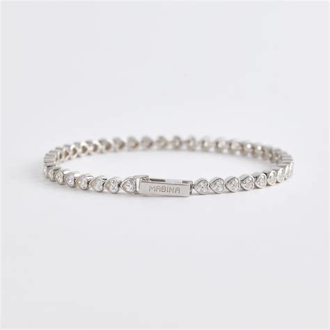 Bracciale tennis argentoChi non si informa adeguatamente in anticipo corre il rischio di ricevere bracciale tennis argento che non hanno la funzione desiderata o sono realizzati con materiali di qualità inferiore. Se volete un prodotto che soddisfi al meglio le vostre aspettative, dovreste provare un bracciale tennis argento.
  <p>Per i prodotti si possono trovare test online e confronti tra i prodotti.  I confronti tra i prodotti possono aiutare a confrontare le diverse funzioni o proprietà dei diversi prodotti. Di seguito, spieghiamo perché la ricerca è importante e di cosa si dovrebbe essere consapevoli quando si acquista un articolo.
</p>

<h2>Acquisto di Bracciale tennis argento - criteri importanti</h2>

<p>Una lista di controllo può aiutarti a evitare di dover cercare informazioni sui prodotti su decine di siti web. Di seguito è riportato un esempio di una lista di controllo che può aiutarvi a trovare il prodotto giusto. Importanti criteri di acquisto includono, ad esempio:
</p><ul>
<li>Opinioni dei clienti</li>
<li>Confronti dei prezzi</li>
<li>Dettagli del prodotto</li>
<li>Termini e condizioni di consegna</li>
<li>Domande dei clienti e risposte dei marchi</li>
</ul>
<h2>Qual è l