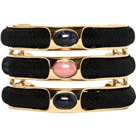 Bracciali donna cavalliChi non si informa adeguatamente in anticipo corre il rischio di ricevere bracciali donna cavalli che non hanno la funzione desiderata o sono realizzati con materiali di qualità inferiore. Se volete un prodotto che soddisfi al meglio le vostre aspettative, dovreste provare un bracciali donna cavalli.
  <p>Per i prodotti si possono trovare test online e confronti tra i prodotti.  I confronti tra i prodotti possono aiutare a confrontare le diverse funzioni o proprietà dei diversi prodotti. Di seguito, spieghiamo perché la ricerca è importante e di cosa si dovrebbe essere consapevoli quando si acquista un articolo.
</p>

<h2>Acquisto di Bracciali donna cavalli - criteri importanti</h2>

<p>Una lista di controllo può aiutarti a evitare di dover cercare informazioni sui prodotti su decine di siti web. Di seguito è riportato un esempio di una lista di controllo che può aiutarvi a trovare il prodotto giusto. Importanti criteri di acquisto includono, ad esempio:
</p><ul>
<li>Opinioni dei clienti</li>
<li>Confronti dei prezzi</li>
<li>Dettagli del prodotto</li>
<li>Termini e condizioni di consegna</li>
<li>Domande dei clienti e risposte dei marchi</li>
</ul>
<h2>Qual è l