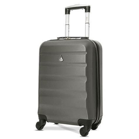Cabin luggageChi non si informa adeguatamente in anticipo corre il rischio di ricevere cabin luggage che non hanno la funzione desiderata o sono realizzati con materiali di qualità inferiore. Se volete un prodotto che soddisfi al meglio le vostre aspettative, dovreste provare un cabin luggage.
  <p>Per i prodotti si possono trovare test online e confronti tra i prodotti.  I confronti tra i prodotti possono aiutare a confrontare le diverse funzioni o proprietà dei diversi prodotti. Di seguito, spieghiamo perché la ricerca è importante e di cosa si dovrebbe essere consapevoli quando si acquista un articolo.
</p>

<h2>Acquisto di Cabin luggage - criteri importanti</h2>

<p>Una lista di controllo può aiutarti a evitare di dover cercare informazioni sui prodotti su decine di siti web. Di seguito è riportato un esempio di una lista di controllo che può aiutarvi a trovare il prodotto giusto. Importanti criteri di acquisto includono, ad esempio:
</p><ul>
<li>Opinioni dei clienti</li>
<li>Confronti dei prezzi</li>
<li>Dettagli del prodotto</li>
<li>Termini e condizioni di consegna</li>
<li>Domande dei clienti e risposte dei marchi</li>
</ul>
<h2>Qual è l
