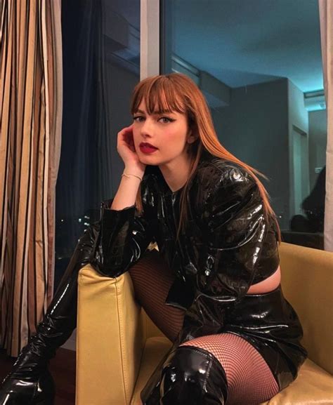 Calze latexChi non si informa adeguatamente in anticipo corre il rischio di ricevere calze latex che non hanno la funzione desiderata o sono realizzati con materiali di qualità inferiore. Se volete un prodotto che soddisfi al meglio le vostre aspettative, dovreste provare un calze latex.
  <p>Per i prodotti si possono trovare test online e confronti tra i prodotti.  I confronti tra i prodotti possono aiutare a confrontare le diverse funzioni o proprietà dei diversi prodotti. Di seguito, spieghiamo perché la ricerca è importante e di cosa si dovrebbe essere consapevoli quando si acquista un articolo.
</p>

<h2>Acquisto di Calze latex - criteri importanti</h2>

<p>Una lista di controllo può aiutarti a evitare di dover cercare informazioni sui prodotti su decine di siti web. Di seguito è riportato un esempio di una lista di controllo che può aiutarvi a trovare il prodotto giusto. Importanti criteri di acquisto includono, ad esempio:
</p><ul>
<li>Opinioni dei clienti</li>
<li>Confronti dei prezzi</li>
<li>Dettagli del prodotto</li>
<li>Termini e condizioni di consegna</li>
<li>Domande dei clienti e risposte dei marchi</li>
</ul>
<h2>Qual è l