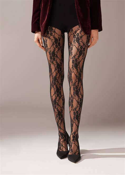 Calzedonia calzeChi non si informa adeguatamente in anticipo corre il rischio di ricevere calzedonia calze che non hanno la funzione desiderata o sono realizzati con materiali di qualità inferiore. Se volete un prodotto che soddisfi al meglio le vostre aspettative, dovreste provare un calzedonia calze.
  <p>Per i prodotti si possono trovare test online e confronti tra i prodotti.  I confronti tra i prodotti possono aiutare a confrontare le diverse funzioni o proprietà dei diversi prodotti. Di seguito, spieghiamo perché la ricerca è importante e di cosa si dovrebbe essere consapevoli quando si acquista un articolo.
</p>

<h2>Acquisto di Calzedonia calze - criteri importanti</h2>

<p>Una lista di controllo può aiutarti a evitare di dover cercare informazioni sui prodotti su decine di siti web. Di seguito è riportato un esempio di una lista di controllo che può aiutarvi a trovare il prodotto giusto. Importanti criteri di acquisto includono, ad esempio:
</p><ul>
<li>Opinioni dei clienti</li>
<li>Confronti dei prezzi</li>
<li>Dettagli del prodotto</li>
<li>Termini e condizioni di consegna</li>
<li>Domande dei clienti e risposte dei marchi</li>
</ul>
<h2>Qual è l