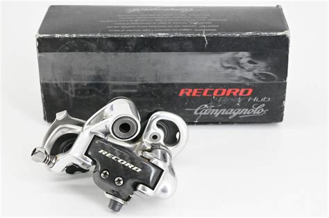 Campagnolo record 10Chi non si informa adeguatamente in anticipo corre il rischio di ricevere campagnolo record 10 che non hanno la funzione desiderata o sono realizzati con materiali di qualità inferiore. Se volete un prodotto che soddisfi al meglio le vostre aspettative, dovreste provare un campagnolo record 10.
  <p>Per i prodotti si possono trovare test online e confronti tra i prodotti.  I confronti tra i prodotti possono aiutare a confrontare le diverse funzioni o proprietà dei diversi prodotti. Di seguito, spieghiamo perché la ricerca è importante e di cosa si dovrebbe essere consapevoli quando si acquista un articolo.
</p>

<h2>Acquisto di Campagnolo record 10 - criteri importanti</h2>

<p>Una lista di controllo può aiutarti a evitare di dover cercare informazioni sui prodotti su decine di siti web. Di seguito è riportato un esempio di una lista di controllo che può aiutarvi a trovare il prodotto giusto. Importanti criteri di acquisto includono, ad esempio:
</p><ul>
<li>Opinioni dei clienti</li>
<li>Confronti dei prezzi</li>
<li>Dettagli del prodotto</li>
<li>Termini e condizioni di consegna</li>
<li>Domande dei clienti e risposte dei marchi</li>
</ul>
<h2>Qual è l