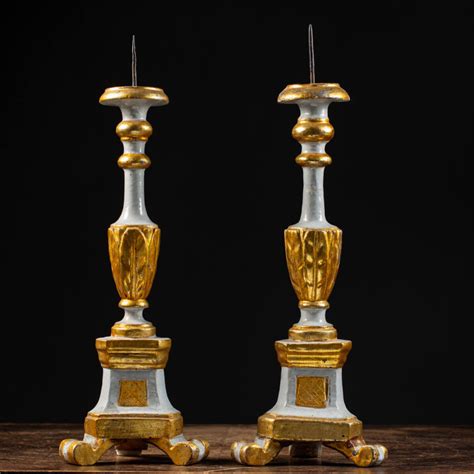 CandelabriChi non si informa adeguatamente in anticipo corre il rischio di ricevere candelabri che non hanno la funzione desiderata o sono realizzati con materiali di qualità inferiore. Se volete un prodotto che soddisfi al meglio le vostre aspettative, dovreste provare un candelabri.
  <p>Per i prodotti si possono trovare test online e confronti tra i prodotti.  I confronti tra i prodotti possono aiutare a confrontare le diverse funzioni o proprietà dei diversi prodotti. Di seguito, spieghiamo perché la ricerca è importante e di cosa si dovrebbe essere consapevoli quando si acquista un articolo.
</p>

<h2>Acquisto di Candelabri - criteri importanti</h2>

<p>Una lista di controllo può aiutarti a evitare di dover cercare informazioni sui prodotti su decine di siti web. Di seguito è riportato un esempio di una lista di controllo che può aiutarvi a trovare il prodotto giusto. Importanti criteri di acquisto includono, ad esempio:
</p><ul>
<li>Opinioni dei clienti</li>
<li>Confronti dei prezzi</li>
<li>Dettagli del prodotto</li>
<li>Termini e condizioni di consegna</li>
<li>Domande dei clienti e risposte dei marchi</li>
</ul>
<h2>Qual è l
