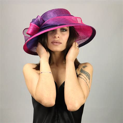 Cappello cerimoniaChi non si informa adeguatamente in anticipo corre il rischio di ricevere cappello cerimonia che non hanno la funzione desiderata o sono realizzati con materiali di qualità inferiore. Se volete un prodotto che soddisfi al meglio le vostre aspettative, dovreste provare un cappello cerimonia.
  <p>Per i prodotti si possono trovare test online e confronti tra i prodotti.  I confronti tra i prodotti possono aiutare a confrontare le diverse funzioni o proprietà dei diversi prodotti. Di seguito, spieghiamo perché la ricerca è importante e di cosa si dovrebbe essere consapevoli quando si acquista un articolo.
</p>

<h2>Acquisto di Cappello cerimonia - criteri importanti</h2>

<p>Una lista di controllo può aiutarti a evitare di dover cercare informazioni sui prodotti su decine di siti web. Di seguito è riportato un esempio di una lista di controllo che può aiutarvi a trovare il prodotto giusto. Importanti criteri di acquisto includono, ad esempio:
</p><ul>
<li>Opinioni dei clienti</li>
<li>Confronti dei prezzi</li>
<li>Dettagli del prodotto</li>
<li>Termini e condizioni di consegna</li>
<li>Domande dei clienti e risposte dei marchi</li>
</ul>
<h2>Qual è l