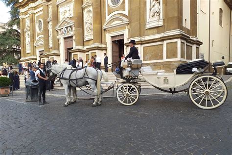 Carrozze per cavalli anticheChi non si informa adeguatamente in anticipo corre il rischio di ricevere carrozze per cavalli antiche che non hanno la funzione desiderata o sono realizzati con materiali di qualità inferiore. Se volete un prodotto che soddisfi al meglio le vostre aspettative, dovreste provare un carrozze per cavalli antiche.
  <p>Per i prodotti si possono trovare test online e confronti tra i prodotti.  I confronti tra i prodotti possono aiutare a confrontare le diverse funzioni o proprietà dei diversi prodotti. Di seguito, spieghiamo perché la ricerca è importante e di cosa si dovrebbe essere consapevoli quando si acquista un articolo.
</p>

<h2>Acquisto di Carrozze per cavalli antiche - criteri importanti</h2>

<p>Una lista di controllo può aiutarti a evitare di dover cercare informazioni sui prodotti su decine di siti web. Di seguito è riportato un esempio di una lista di controllo che può aiutarvi a trovare il prodotto giusto. Importanti criteri di acquisto includono, ad esempio:
</p><ul>
<li>Opinioni dei clienti</li>
<li>Confronti dei prezzi</li>
<li>Dettagli del prodotto</li>
<li>Termini e condizioni di consegna</li>
<li>Domande dei clienti e risposte dei marchi</li>
</ul>
<h2>Qual è l