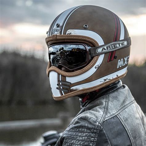 Casco vintageChi non si informa adeguatamente in anticipo corre il rischio di ricevere casco vintage che non hanno la funzione desiderata o sono realizzati con materiali di qualità inferiore. Se volete un prodotto che soddisfi al meglio le vostre aspettative, dovreste provare un casco vintage.
  <p>Per i prodotti si possono trovare test online e confronti tra i prodotti.  I confronti tra i prodotti possono aiutare a confrontare le diverse funzioni o proprietà dei diversi prodotti. Di seguito, spieghiamo perché la ricerca è importante e di cosa si dovrebbe essere consapevoli quando si acquista un articolo.
</p>

<h2>Acquisto di Casco vintage - criteri importanti</h2>

<p>Una lista di controllo può aiutarti a evitare di dover cercare informazioni sui prodotti su decine di siti web. Di seguito è riportato un esempio di una lista di controllo che può aiutarvi a trovare il prodotto giusto. Importanti criteri di acquisto includono, ad esempio:
</p><ul>
<li>Opinioni dei clienti</li>
<li>Confronti dei prezzi</li>
<li>Dettagli del prodotto</li>
<li>Termini e condizioni di consegna</li>
<li>Domande dei clienti e risposte dei marchi</li>
</ul>
<h2>Qual è l
