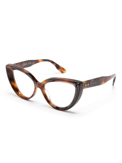 Cat eye occhialiChi non si informa adeguatamente in anticipo corre il rischio di ricevere cat eye occhiali che non hanno la funzione desiderata o sono realizzati con materiali di qualità inferiore. Se volete un prodotto che soddisfi al meglio le vostre aspettative, dovreste provare un cat eye occhiali.
  <p>Per i prodotti si possono trovare test online e confronti tra i prodotti.  I confronti tra i prodotti possono aiutare a confrontare le diverse funzioni o proprietà dei diversi prodotti. Di seguito, spieghiamo perché la ricerca è importante e di cosa si dovrebbe essere consapevoli quando si acquista un articolo.
</p>

<h2>Acquisto di Cat eye occhiali - criteri importanti</h2>

<p>Una lista di controllo può aiutarti a evitare di dover cercare informazioni sui prodotti su decine di siti web. Di seguito è riportato un esempio di una lista di controllo che può aiutarvi a trovare il prodotto giusto. Importanti criteri di acquisto includono, ad esempio:
</p><ul>
<li>Opinioni dei clienti</li>
<li>Confronti dei prezzi</li>
<li>Dettagli del prodotto</li>
<li>Termini e condizioni di consegna</li>
<li>Domande dei clienti e risposte dei marchi</li>
</ul>
<h2>Qual è l