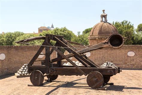 Catapulta romanaChi non si informa adeguatamente in anticipo corre il rischio di ricevere catapulta romana che non hanno la funzione desiderata o sono realizzati con materiali di qualità inferiore. Se volete un prodotto che soddisfi al meglio le vostre aspettative, dovreste provare un catapulta romana.
  <p>Per i prodotti si possono trovare test online e confronti tra i prodotti.  I confronti tra i prodotti possono aiutare a confrontare le diverse funzioni o proprietà dei diversi prodotti. Di seguito, spieghiamo perché la ricerca è importante e di cosa si dovrebbe essere consapevoli quando si acquista un articolo.
</p>

<h2>Acquisto di Catapulta romana - criteri importanti</h2>

<p>Una lista di controllo può aiutarti a evitare di dover cercare informazioni sui prodotti su decine di siti web. Di seguito è riportato un esempio di una lista di controllo che può aiutarvi a trovare il prodotto giusto. Importanti criteri di acquisto includono, ad esempio:
</p><ul>
<li>Opinioni dei clienti</li>
<li>Confronti dei prezzi</li>
<li>Dettagli del prodotto</li>
<li>Termini e condizioni di consegna</li>
<li>Domande dei clienti e risposte dei marchi</li>
</ul>
<h2>Qual è l