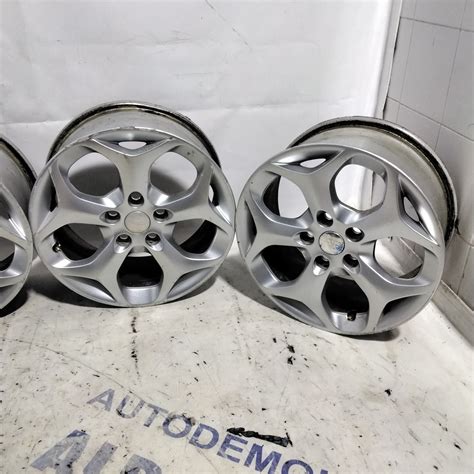 Cerchi ford focus 16Chi non si informa adeguatamente in anticipo corre il rischio di ricevere cerchi ford focus 16 che non hanno la funzione desiderata o sono realizzati con materiali di qualità inferiore. Se volete un prodotto che soddisfi al meglio le vostre aspettative, dovreste provare un cerchi ford focus 16.
  <p>Per i prodotti si possono trovare test online e confronti tra i prodotti.  I confronti tra i prodotti possono aiutare a confrontare le diverse funzioni o proprietà dei diversi prodotti. Di seguito, spieghiamo perché la ricerca è importante e di cosa si dovrebbe essere consapevoli quando si acquista un articolo.
</p>

<h2>Acquisto di Cerchi ford focus 16 - criteri importanti</h2>

<p>Una lista di controllo può aiutarti a evitare di dover cercare informazioni sui prodotti su decine di siti web. Di seguito è riportato un esempio di una lista di controllo che può aiutarvi a trovare il prodotto giusto. Importanti criteri di acquisto includono, ad esempio:
</p><ul>
<li>Opinioni dei clienti</li>
<li>Confronti dei prezzi</li>
<li>Dettagli del prodotto</li>
<li>Termini e condizioni di consegna</li>
<li>Domande dei clienti e risposte dei marchi</li>
</ul>
<h2>Qual è l