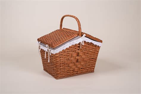 Cesto pic nicChi non si informa adeguatamente in anticipo corre il rischio di ricevere cesto pic nic che non hanno la funzione desiderata o sono realizzati con materiali di qualità inferiore. Se volete un prodotto che soddisfi al meglio le vostre aspettative, dovreste provare un cesto pic nic.
  <p>Per i prodotti si possono trovare test online e confronti tra i prodotti.  I confronti tra i prodotti possono aiutare a confrontare le diverse funzioni o proprietà dei diversi prodotti. Di seguito, spieghiamo perché la ricerca è importante e di cosa si dovrebbe essere consapevoli quando si acquista un articolo.
</p>

<h2>Acquisto di Cesto pic nic - criteri importanti</h2>

<p>Una lista di controllo può aiutarti a evitare di dover cercare informazioni sui prodotti su decine di siti web. Di seguito è riportato un esempio di una lista di controllo che può aiutarvi a trovare il prodotto giusto. Importanti criteri di acquisto includono, ad esempio:
</p><ul>
<li>Opinioni dei clienti</li>
<li>Confronti dei prezzi</li>
<li>Dettagli del prodotto</li>
<li>Termini e condizioni di consegna</li>
<li>Domande dei clienti e risposte dei marchi</li>
</ul>
<h2>Qual è l