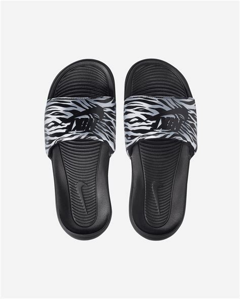 Ciabatte nike originaliChi non si informa adeguatamente in anticipo corre il rischio di ricevere ciabatte nike originali che non hanno la funzione desiderata o sono realizzati con materiali di qualità inferiore. Se volete un prodotto che soddisfi al meglio le vostre aspettative, dovreste provare un ciabatte nike originali.
  <p>Per i prodotti si possono trovare test online e confronti tra i prodotti.  I confronti tra i prodotti possono aiutare a confrontare le diverse funzioni o proprietà dei diversi prodotti. Di seguito, spieghiamo perché la ricerca è importante e di cosa si dovrebbe essere consapevoli quando si acquista un articolo.
</p>

<h2>Acquisto di Ciabatte nike originali - criteri importanti</h2>

<p>Una lista di controllo può aiutarti a evitare di dover cercare informazioni sui prodotti su decine di siti web. Di seguito è riportato un esempio di una lista di controllo che può aiutarvi a trovare il prodotto giusto. Importanti criteri di acquisto includono, ad esempio:
</p><ul>
<li>Opinioni dei clienti</li>
<li>Confronti dei prezzi</li>
<li>Dettagli del prodotto</li>
<li>Termini e condizioni di consegna</li>
<li>Domande dei clienti e risposte dei marchi</li>
</ul>
<h2>Qual è l